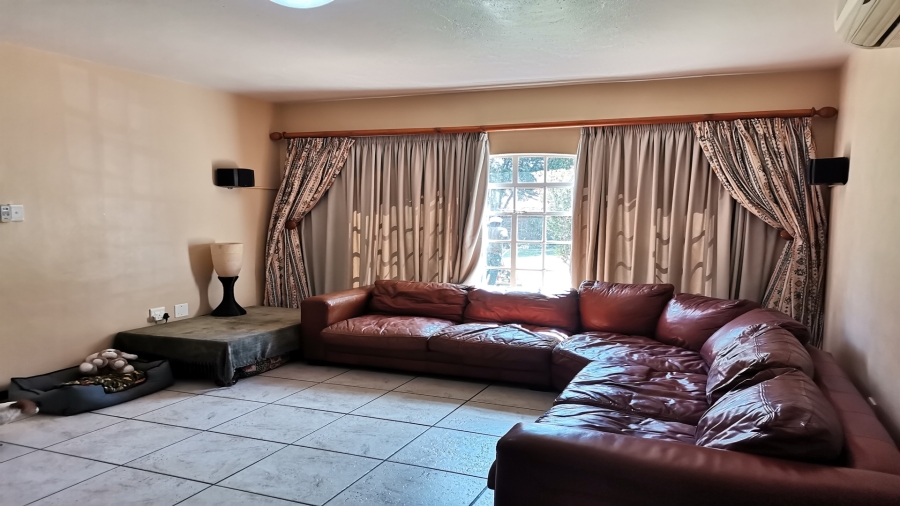 4 Bedroom Property for Sale in Van Der Hoff Park North West